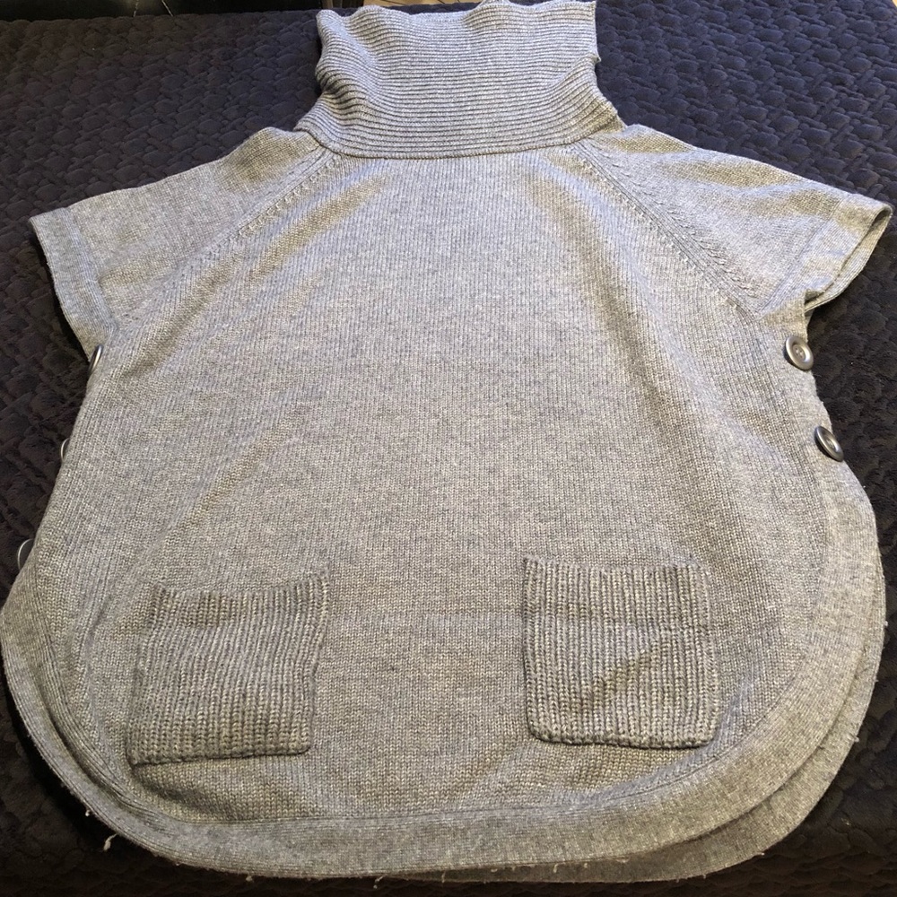 Marc Jacobs Gray Turtleneck Short-Sleeve Poncho Sweater
